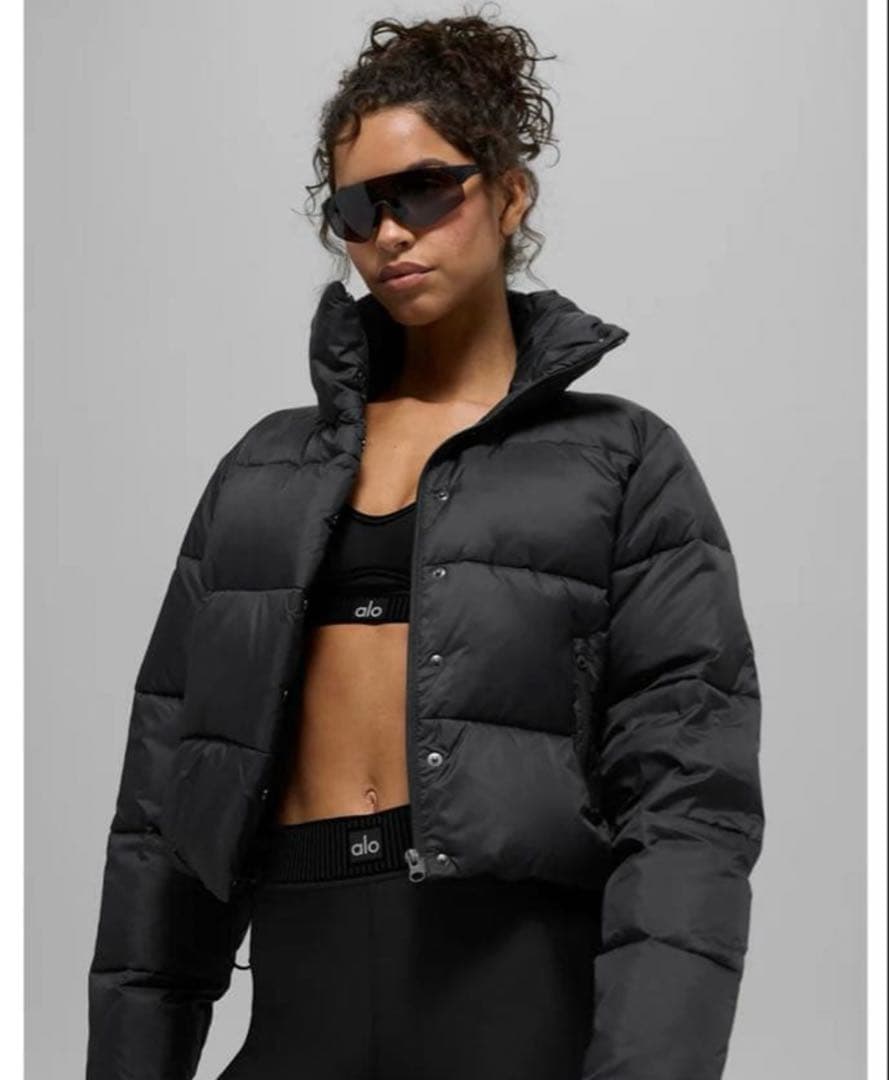 alo yoga ダウンジャケット XS - メルカリ