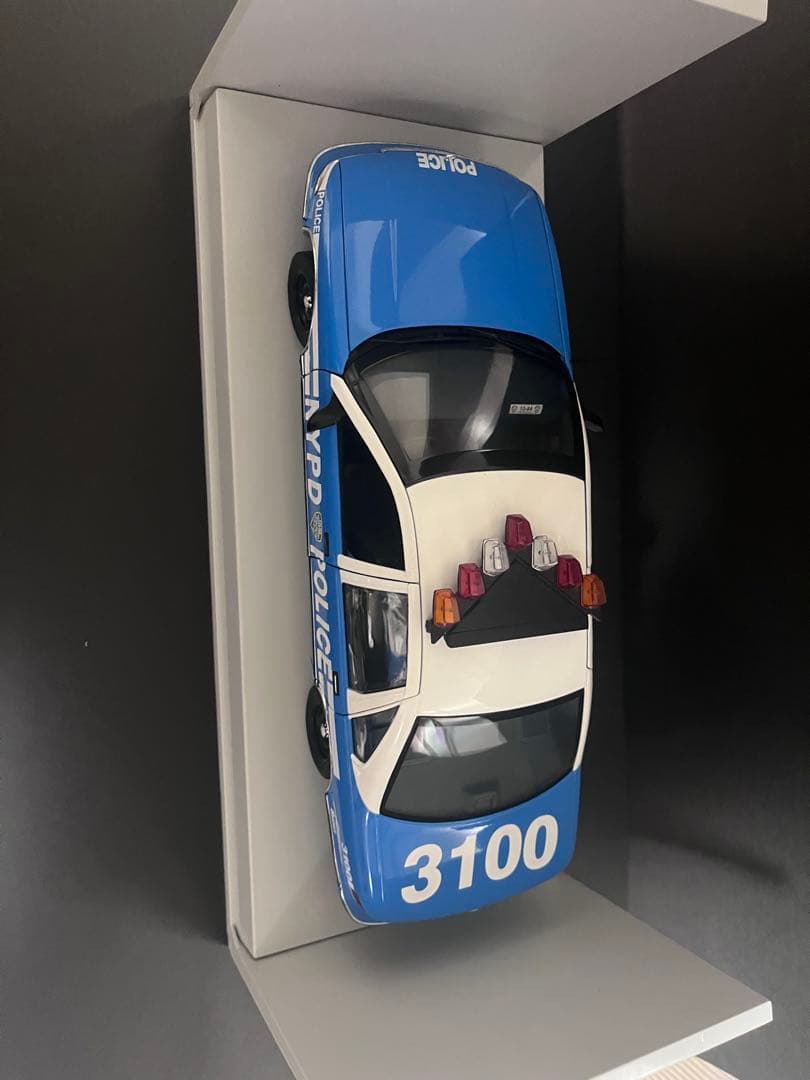 UT Models シボレーカプリス NYPD NY警察 1/18 IMPALA - メルカリ