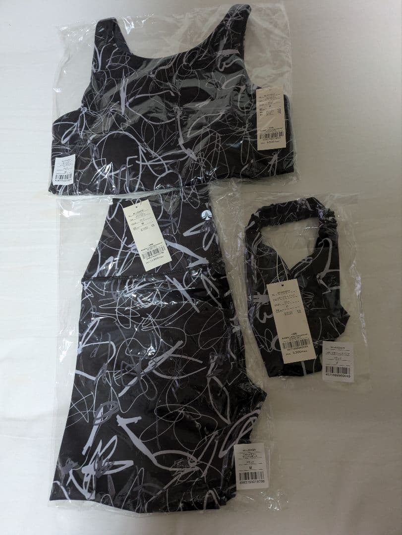 SUKALA リボンフラワープリントブラトップレギンスヘアバンド3点セット