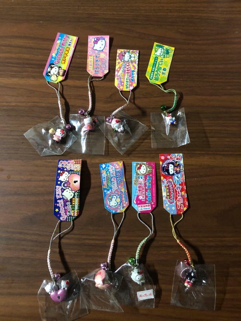 ご当地キティストラップ69個