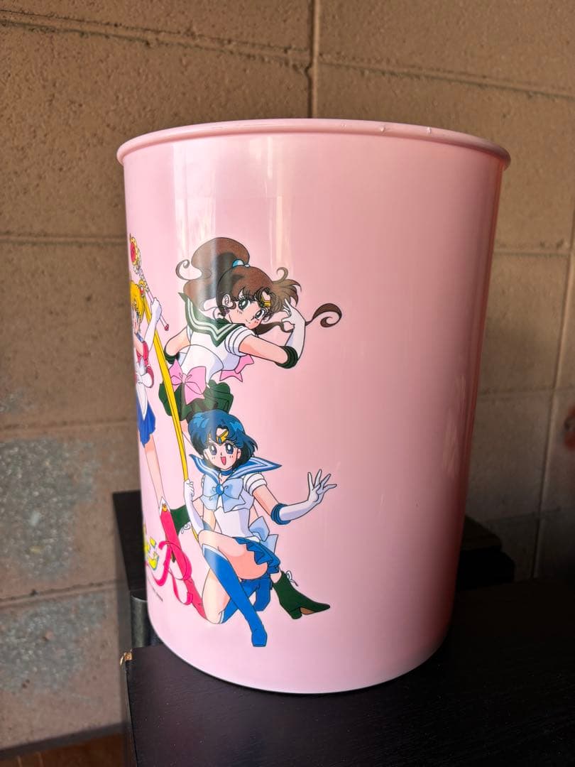 【レア】セーラームーン キャラクターゴミ箱 ピンク 長期保管品