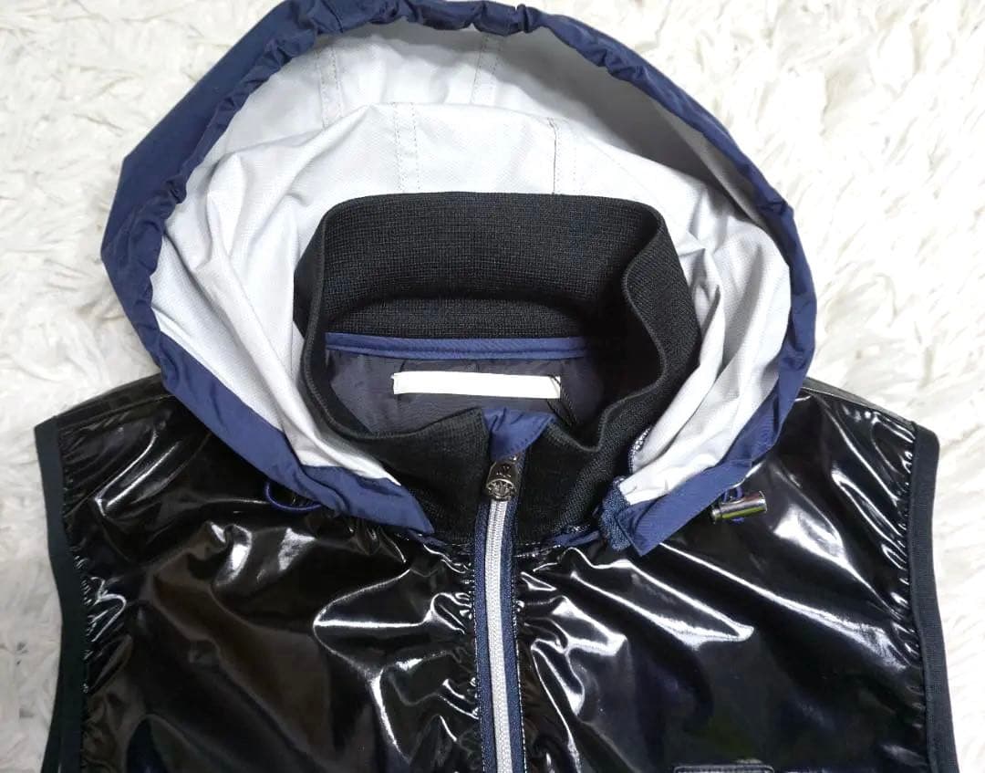 マーク＆ロナ Triangle Squareナイロンベスト フード脱着可 - メルカリ