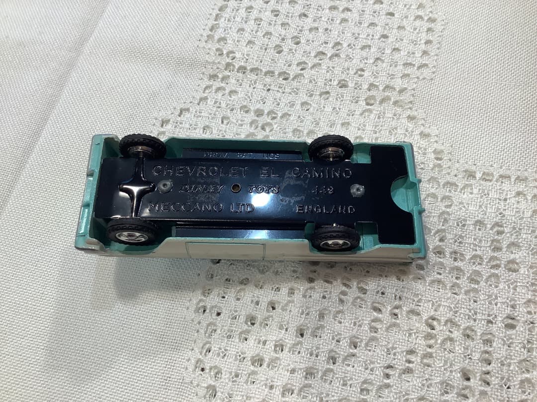 美品激レア DINKY TOYS シボレー エルカミーノ白シート ミニカー