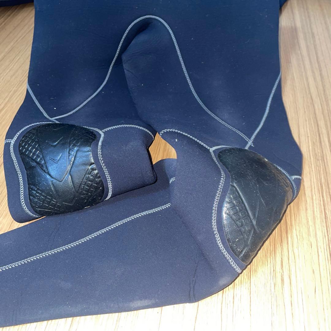 AEROQUIP フルスーツ ブラック ネックエントリー膝パッド付きサイズM