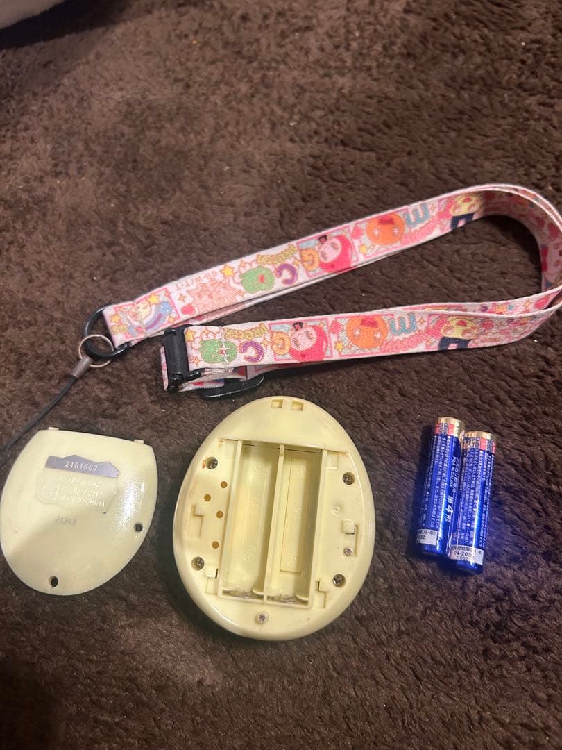 たまごっちピース　たまでこピアス付き　サンリオ