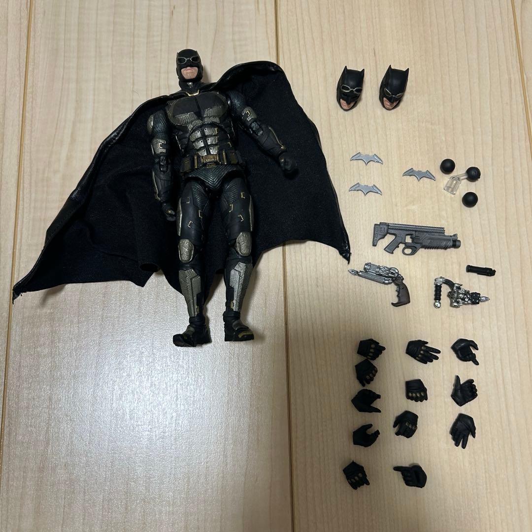 s.h figuartsバットマン mafex キングスマン 2体セット