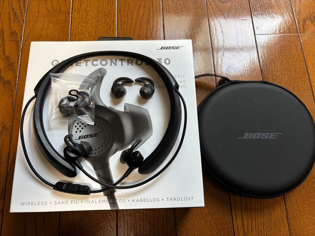 Bose ワイヤレスヘッドホン ケース付き QuietControl 30 - メルカリ
