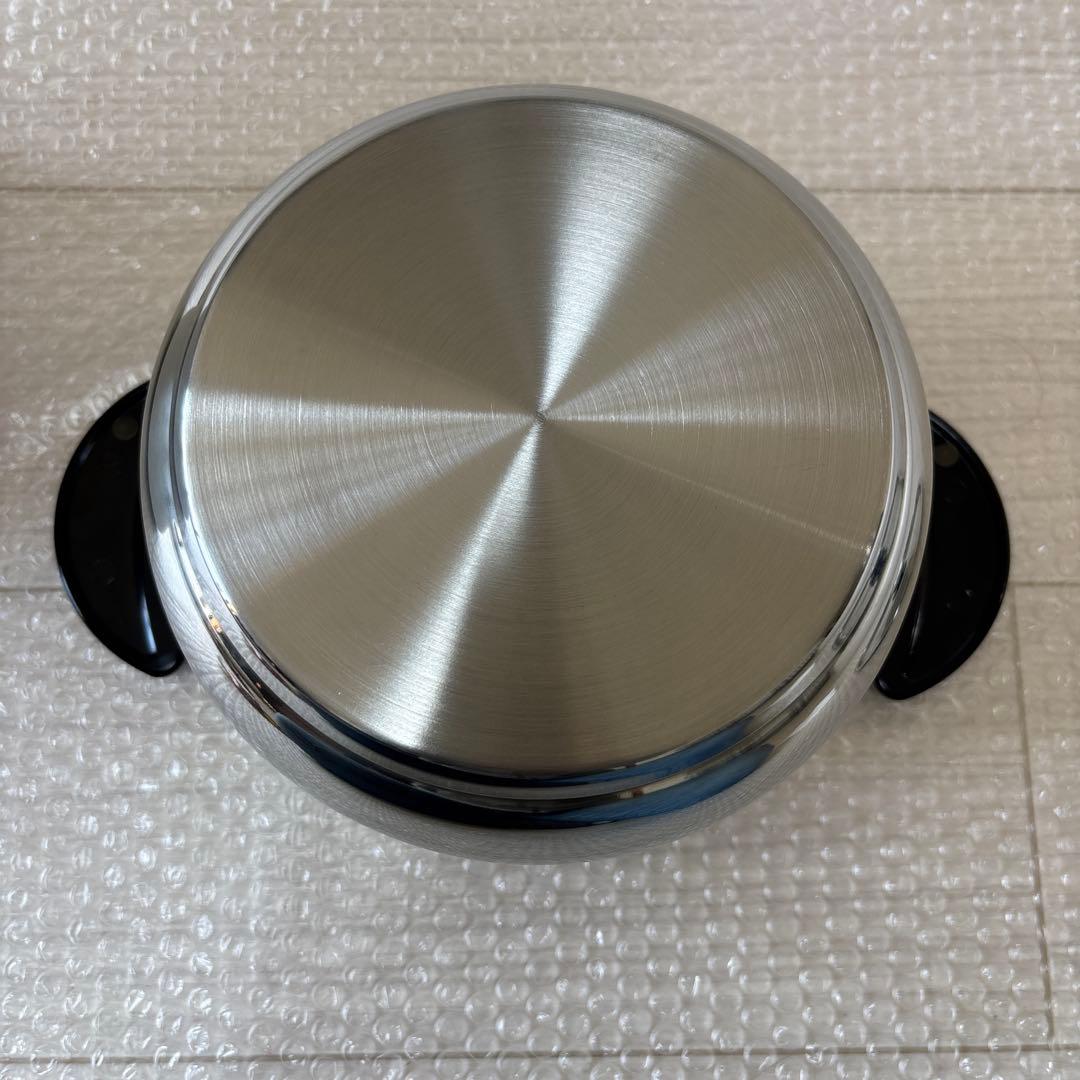 未使用品　サーモス KBK-3000 ホワイト　シャトルシェフ 3.0L