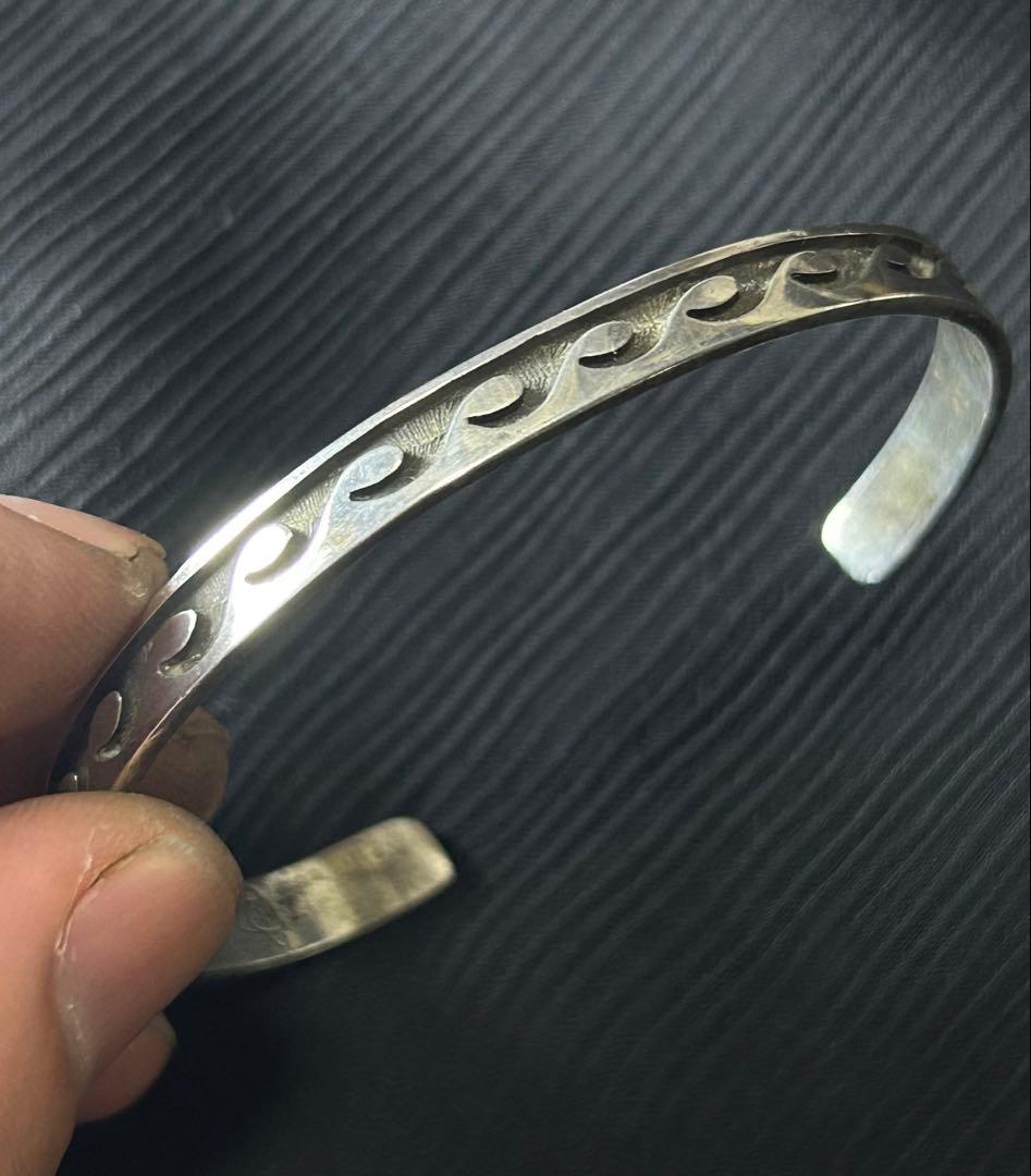 インディアンジュエリー シルバー バングル 波模様 ナバホ N刻印 INDIANJEWELRY インディアンジュエリー ナバホ族 H刻印 モチーフ