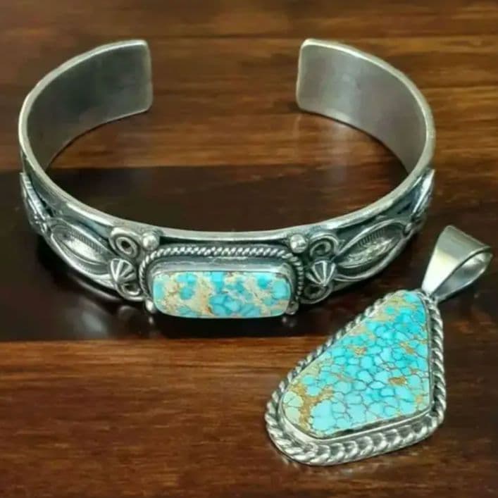 ナンバーエイト ダレルキャドマン バングル・ペンダント インディアンジュエリー ナンバーエイト ダレルキャドマン バングル・ペンダント インディアン