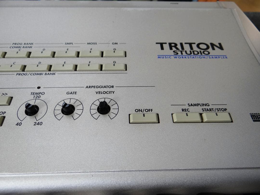 KORG Triton studio 動作確認済 ハードケース付 - メルカリ