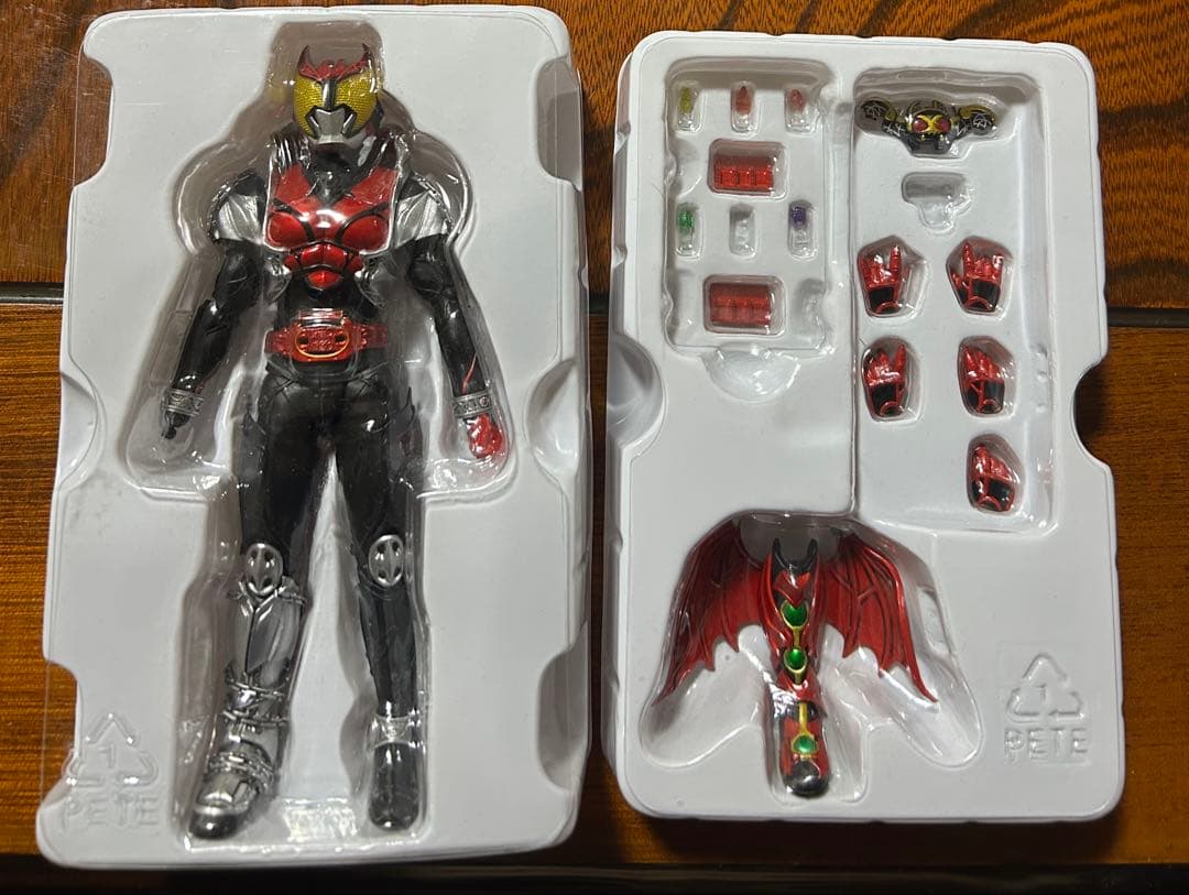 S.H.Figuarts 真骨彫製法 仮面ライダーキバ　キバフォーム　欠品あり