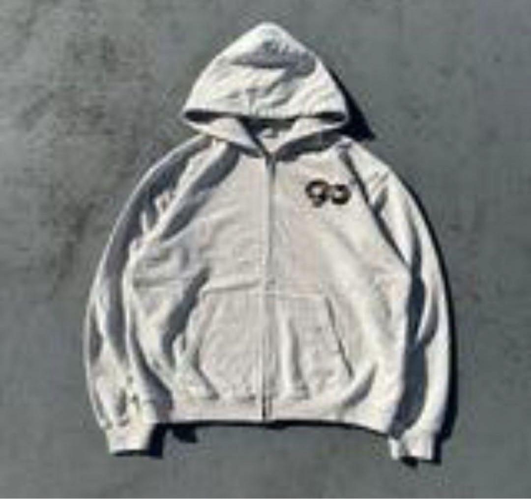 9090ジップパーカー - メルカリ