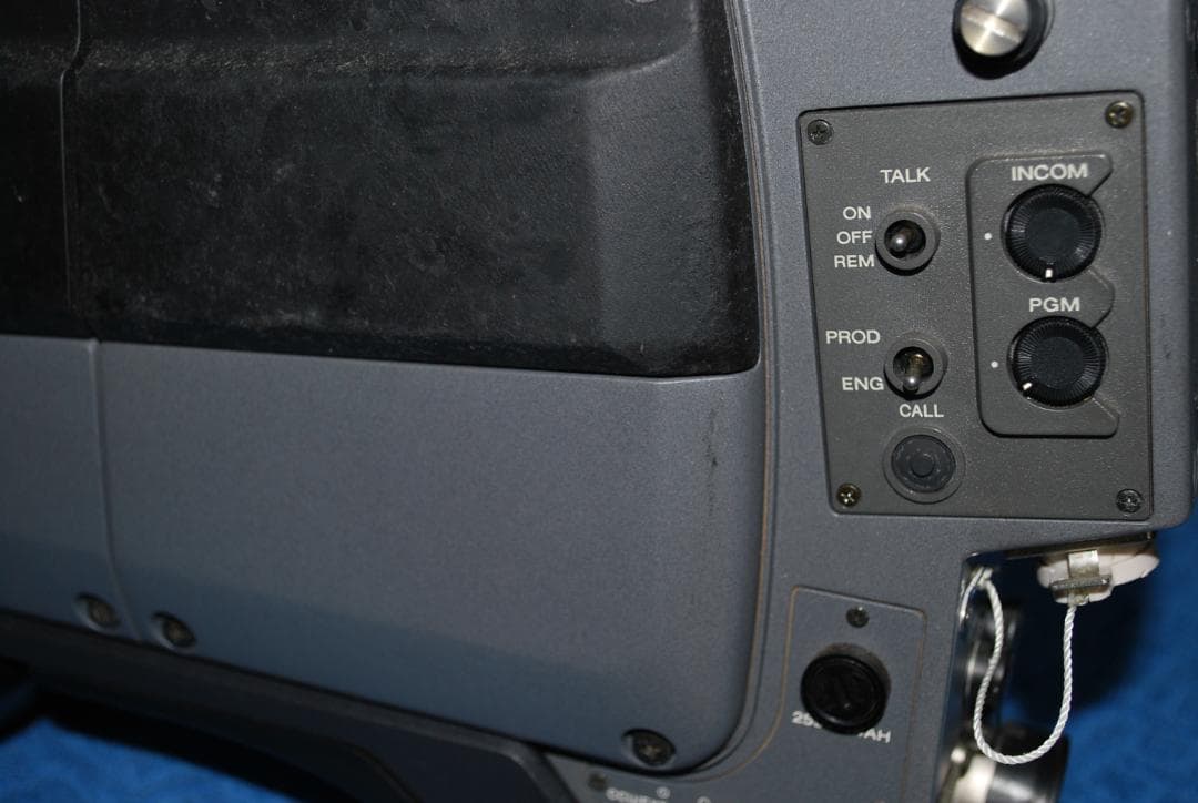 ソニー放送用カメラBVP550＋キャノンレンズ中古ジャンク品の出品です