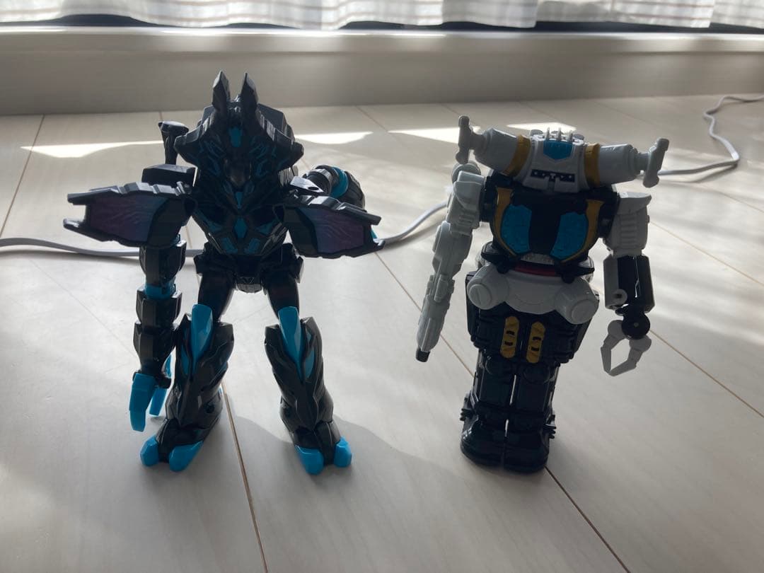 ウルトラマンフィギュア47体、怪獣27体、ロボ2体、ソフビワールド、射的セット