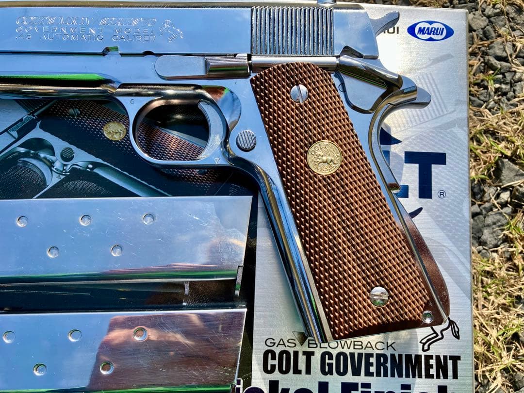 東京マルイ製　ガスブローバックハンドガン M1911A1 ニッケルフィニッシュ