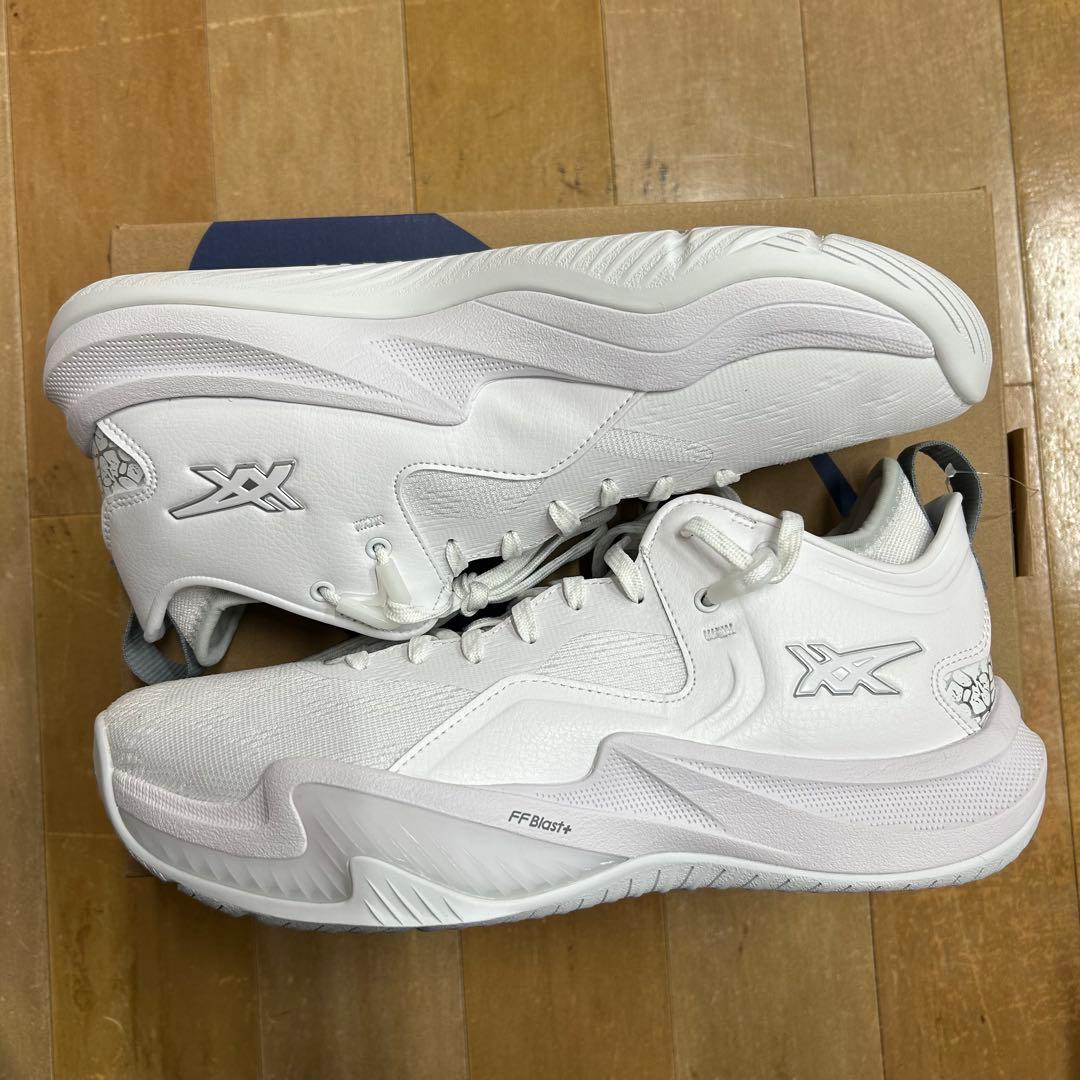 シューズ(男性用) NOVA SURGE LOW 2 100 27.0cm