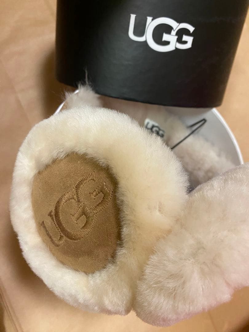 UGG アグ イヤマフ チェスナット - メルカリ