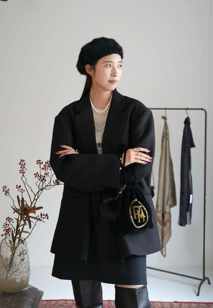 新品未使用】ピモンテ 刺繍 巾着ポーチ 黒