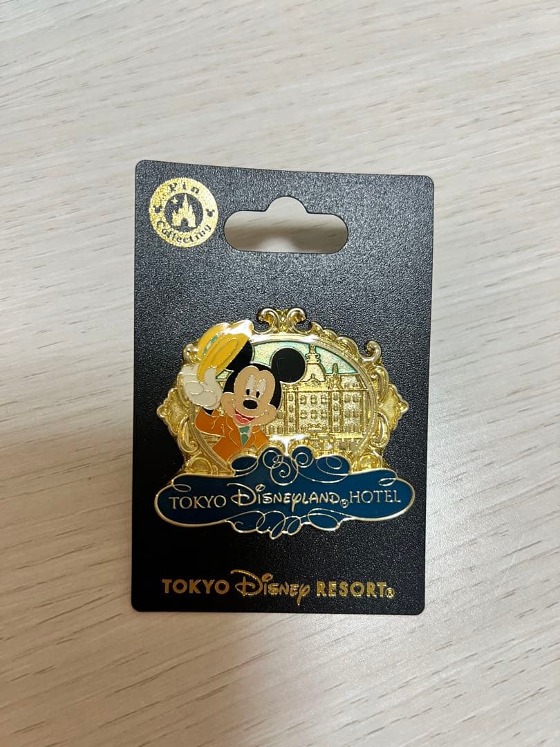 ディズニーランドホテル ピンバッジ - メルカリ
