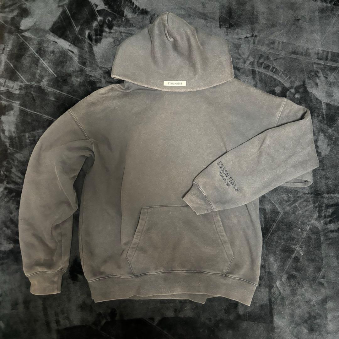 ESSENTIALS フード付きパーカー グレー - メルカリ