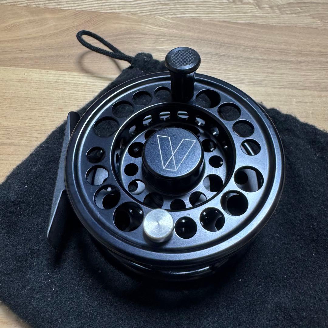 VARIVAS Surface System フライリール ブラック - メルカリ