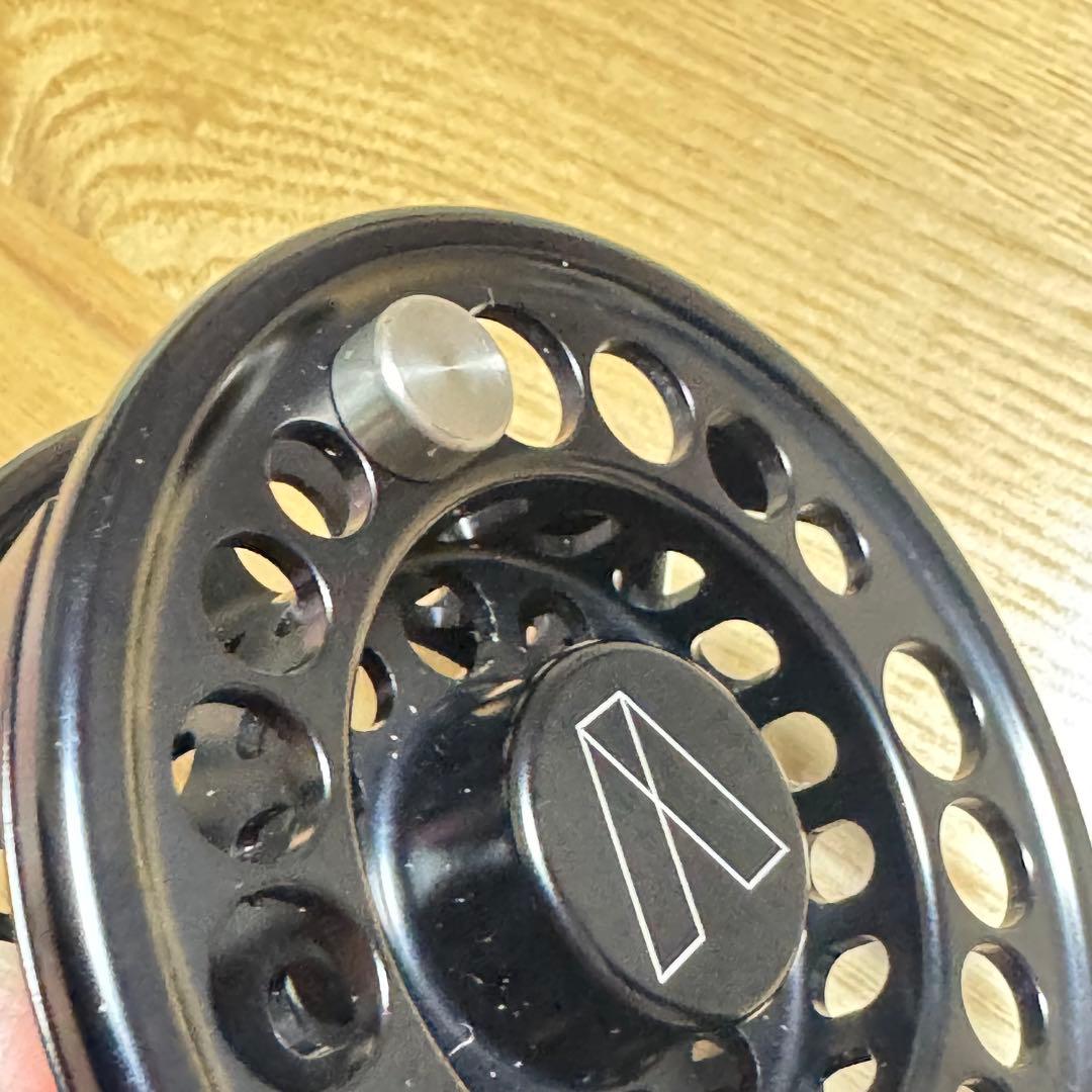 VARIVAS Surface System フライリール ブラック - メルカリ