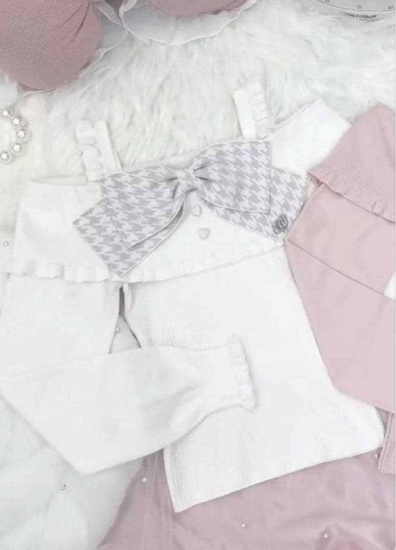 ハニーミュウ ビッグリボンオフショルニットトップス ホワイト - メルカリ