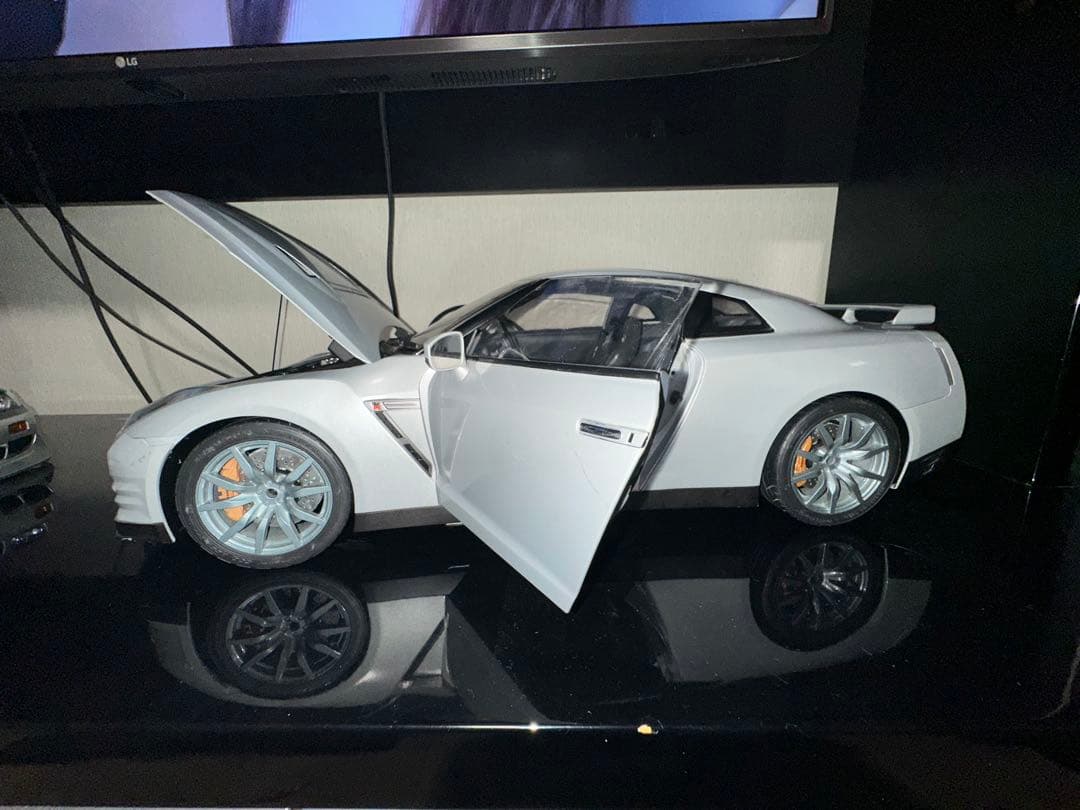Nissan GT-R 1/8スケールモデル デアゴスティーニ　　ジャンク