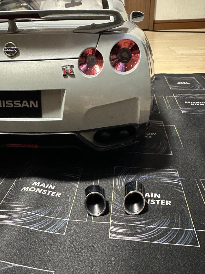 Nissan GT-R 1/8スケールモデル デアゴスティーニ　　ジャンク