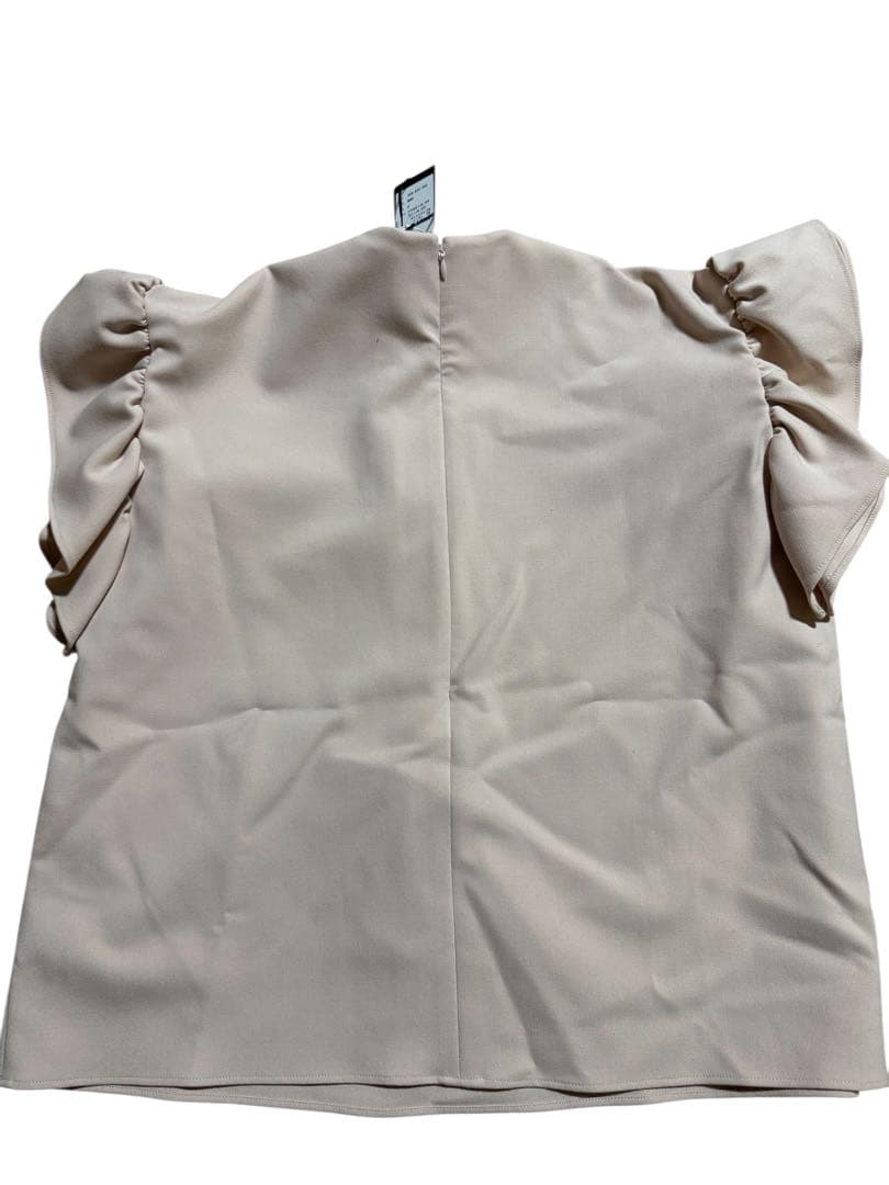 フリル袖 ピンクベージュ トップス