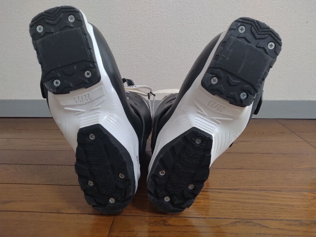 サロモン 女性用スキーブーツ 23.5cm