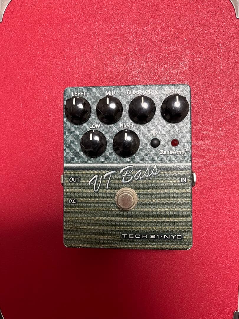 TECH21 NYC SansAmp VT Bass ベースエフェクター Tech 21 SansAmp VT Bass DI Pedal | Sweetwater