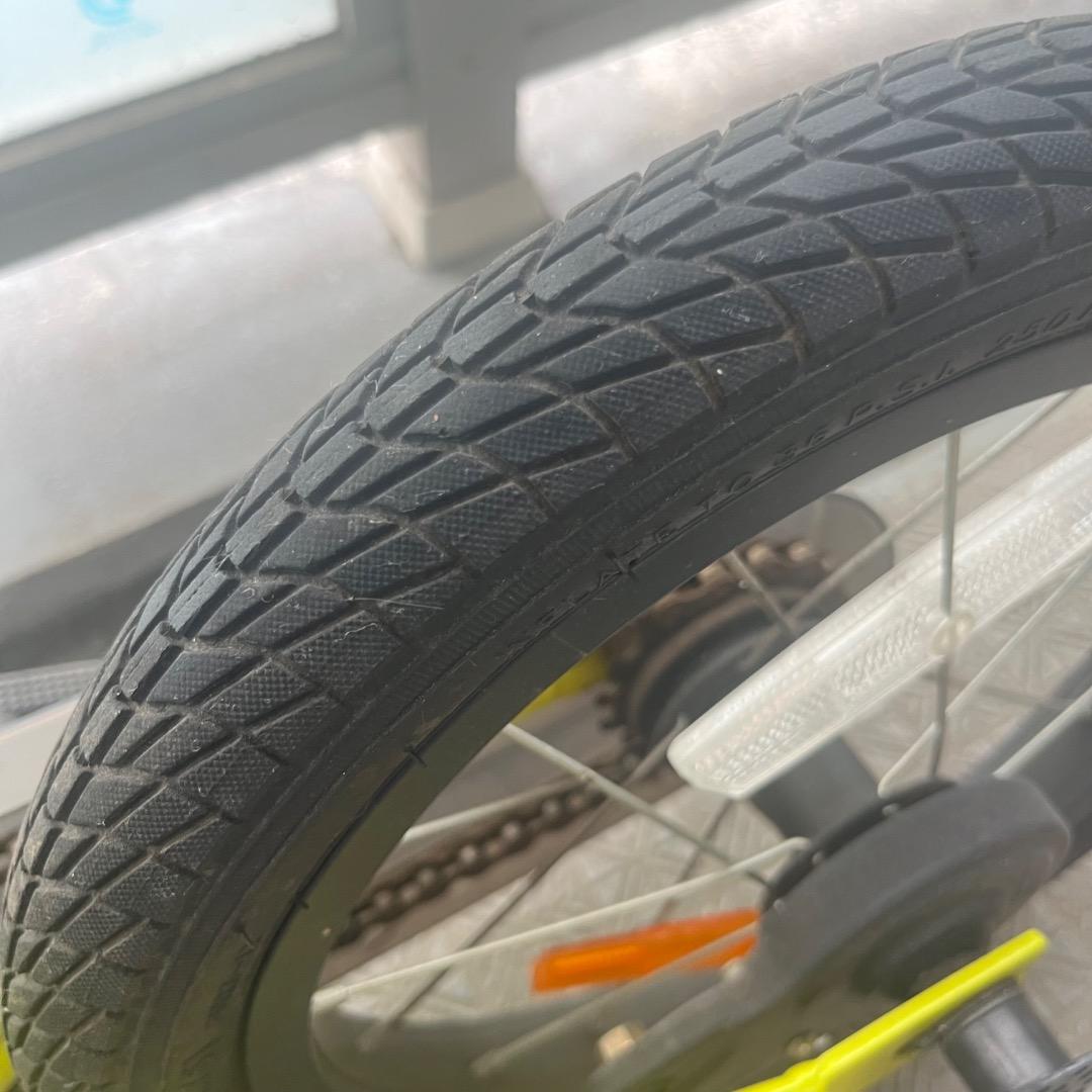 空気入れ・取説付⭐︎ペダルあり＆なし両方部品あり⭐︎ストライダー