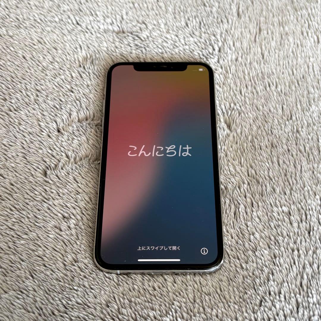 iPhone X【256GB】シルバー※背面ひび割れあり - メルカリ