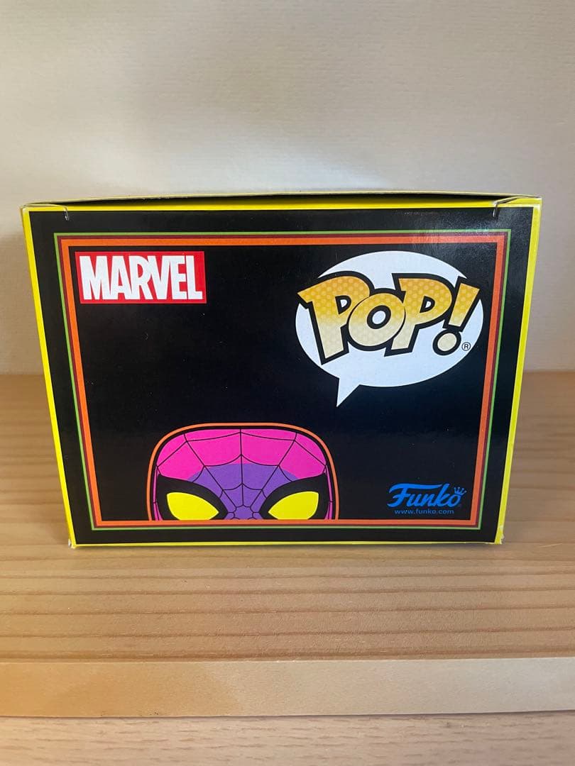 funko pop スパイダーマン black light 復刻版