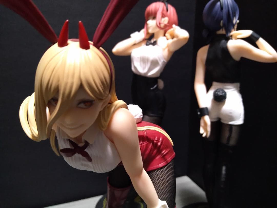 中古：チェンソーマンフィギュア３個セット