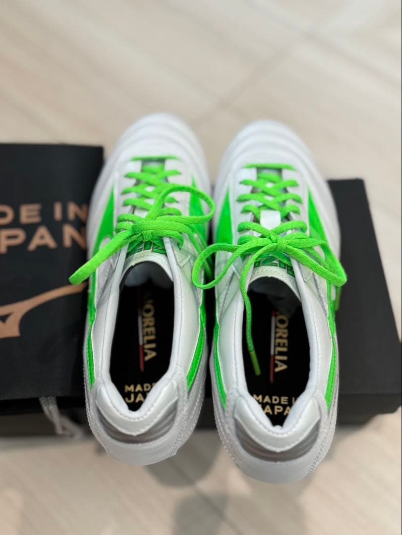 新品‼︎希少サイズ モレリア2 JAPANスーパーホワイトパール×ネオン