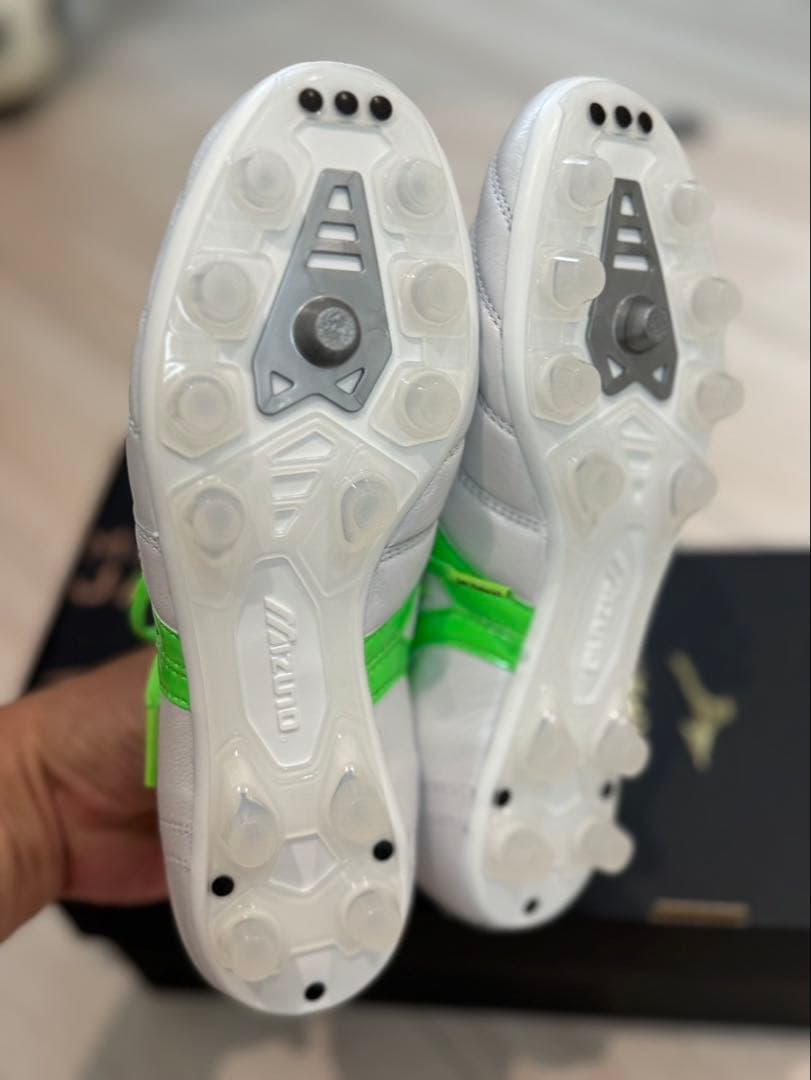 新品‼︎希少サイズ モレリア2 JAPANスーパーホワイトパール×ネオン