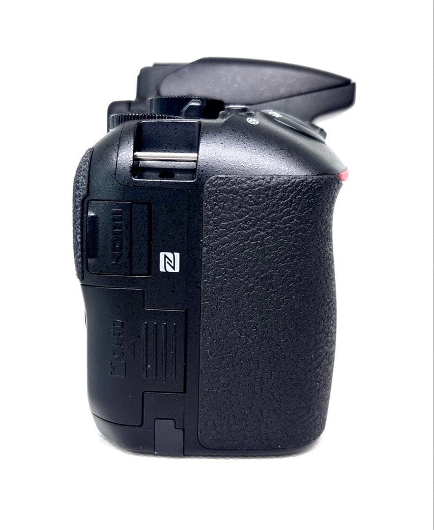 ほぼ新品 外箱】ニコン Nikon D5600 広角ダブルキット S6300回 - メルカリ