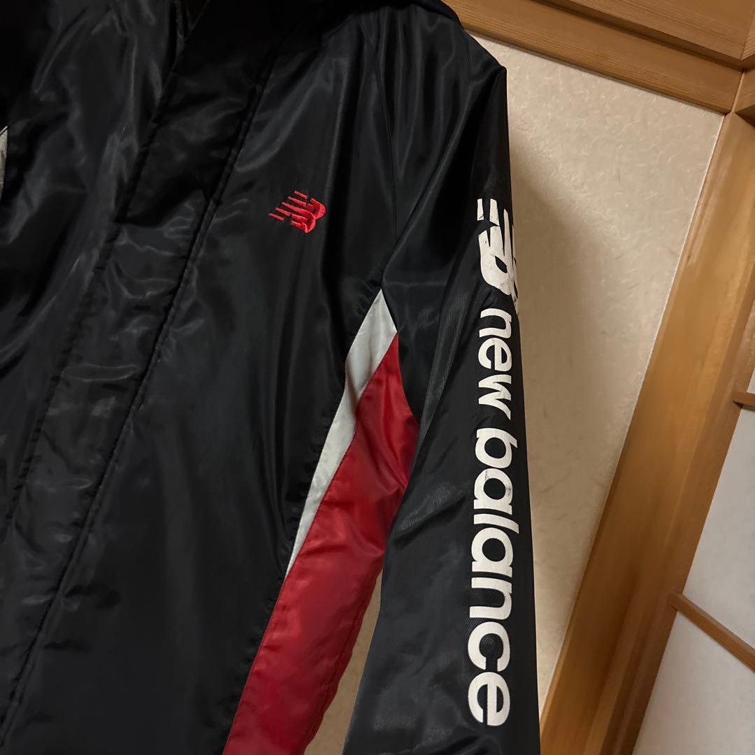 New Balance フード付きジャケット 黒/赤 - メルカリ