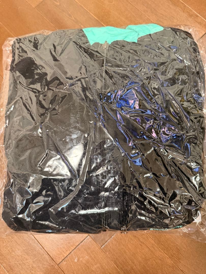 G-DRAGON 'FAM' MEETING Reveraible Jumper - メルカリ