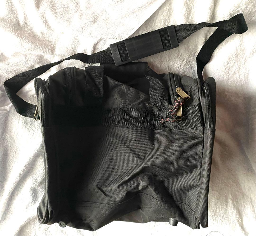 ゴールドジムGold's Gym☆ダッフルバッグLA本部限定☆中サイズ未使用