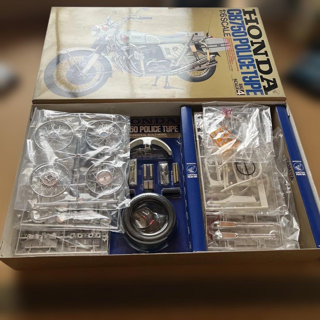 オートバイ・バイク TAMIYA HONDA CB750 POLICE TYPE 1/6