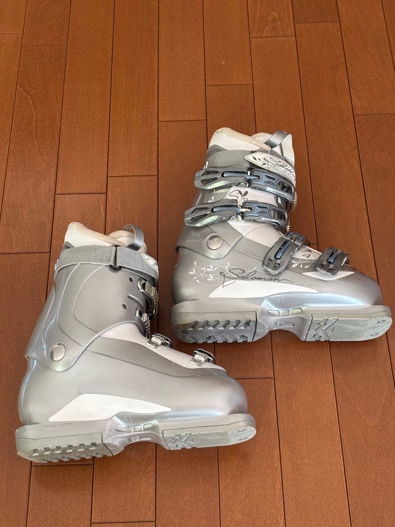 レディーススキーブーツSalomon DIVINE4 23.5cm