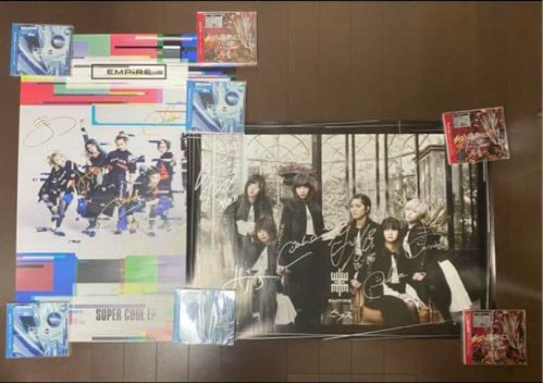 EMPiRE 初回生産限定盤 セットサイン入りポスターグッズまとめ売り。