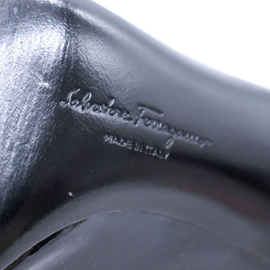 美品❤️フェラガモ　パンプス　23.5cm 6.5 ヒール　ヴァラ　リボン　黒　靴