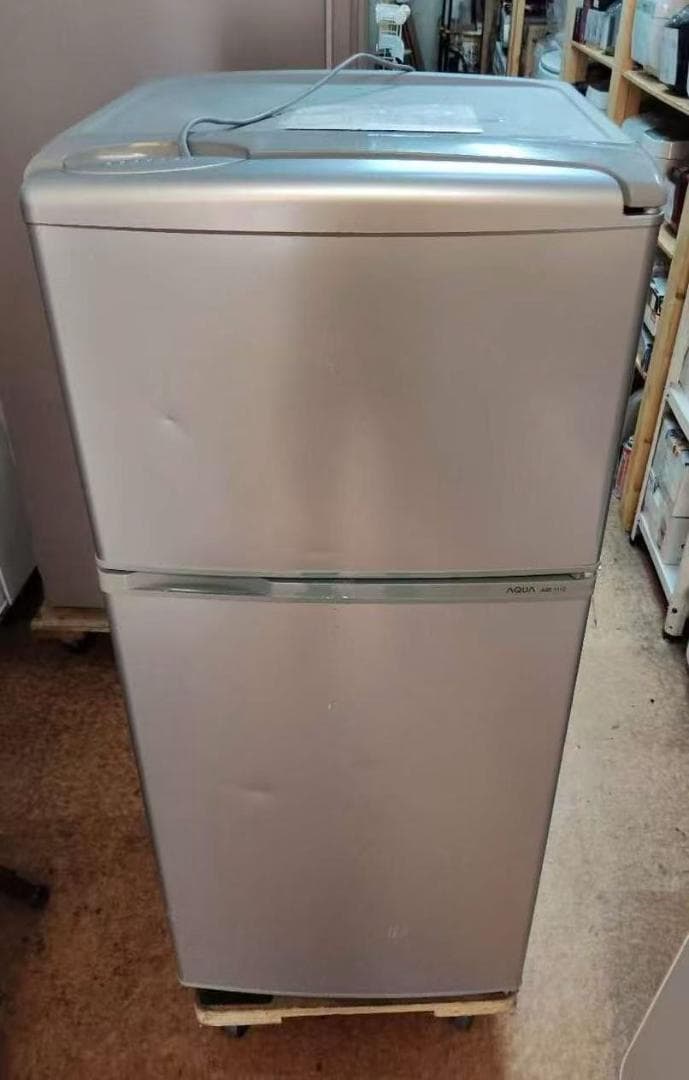 AQUAノンフロン直冷式冷凍冷蔵庫 AQR-111C(S） 2014製 2014年製 アクア 冷凍冷蔵庫 AQR-111C(S) 冷凍29L 冷蔵80L - STARS