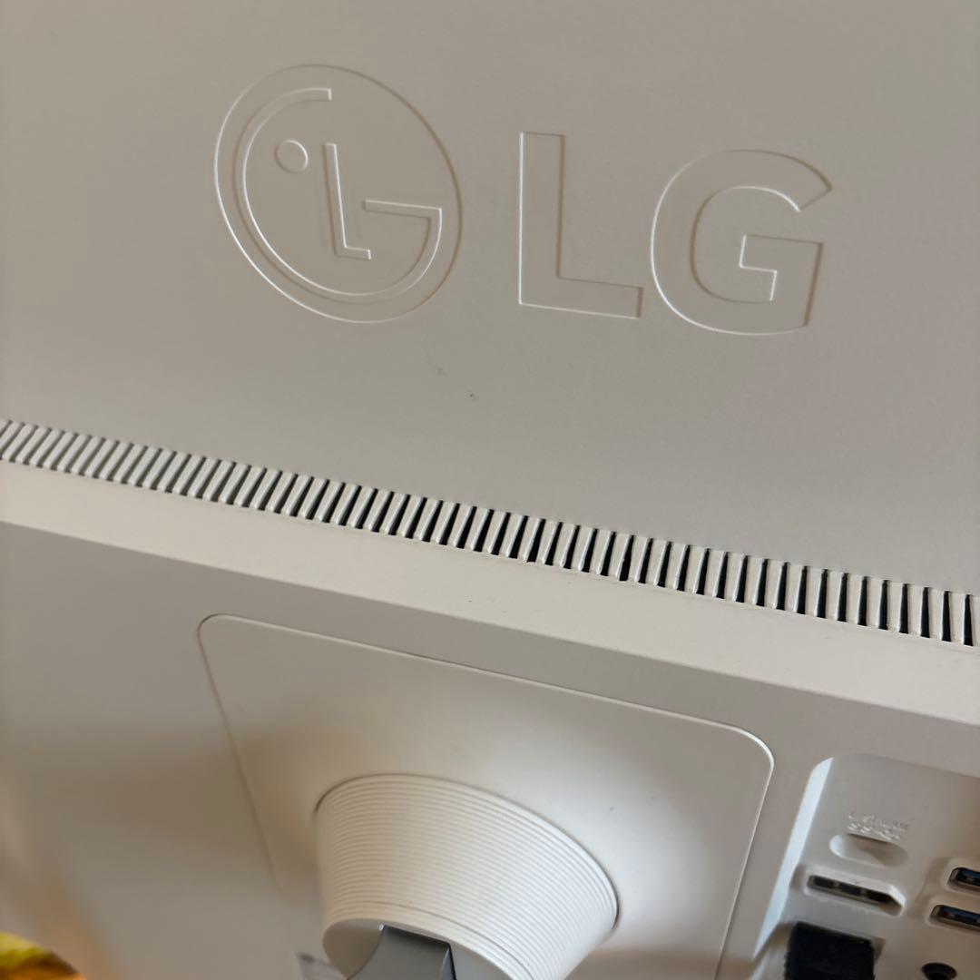 LG 4Kモニター 32UL750 -W Type-C HDMI 破損有り