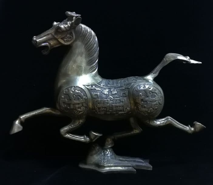 黄銅飛燕馬 コードチャーム付き ビッグ トートバッグ – TOPKAPI（トプカピ）